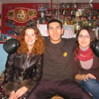 les boxeuses Ingrid et Saraha soutienent le pro mourad Kasmi